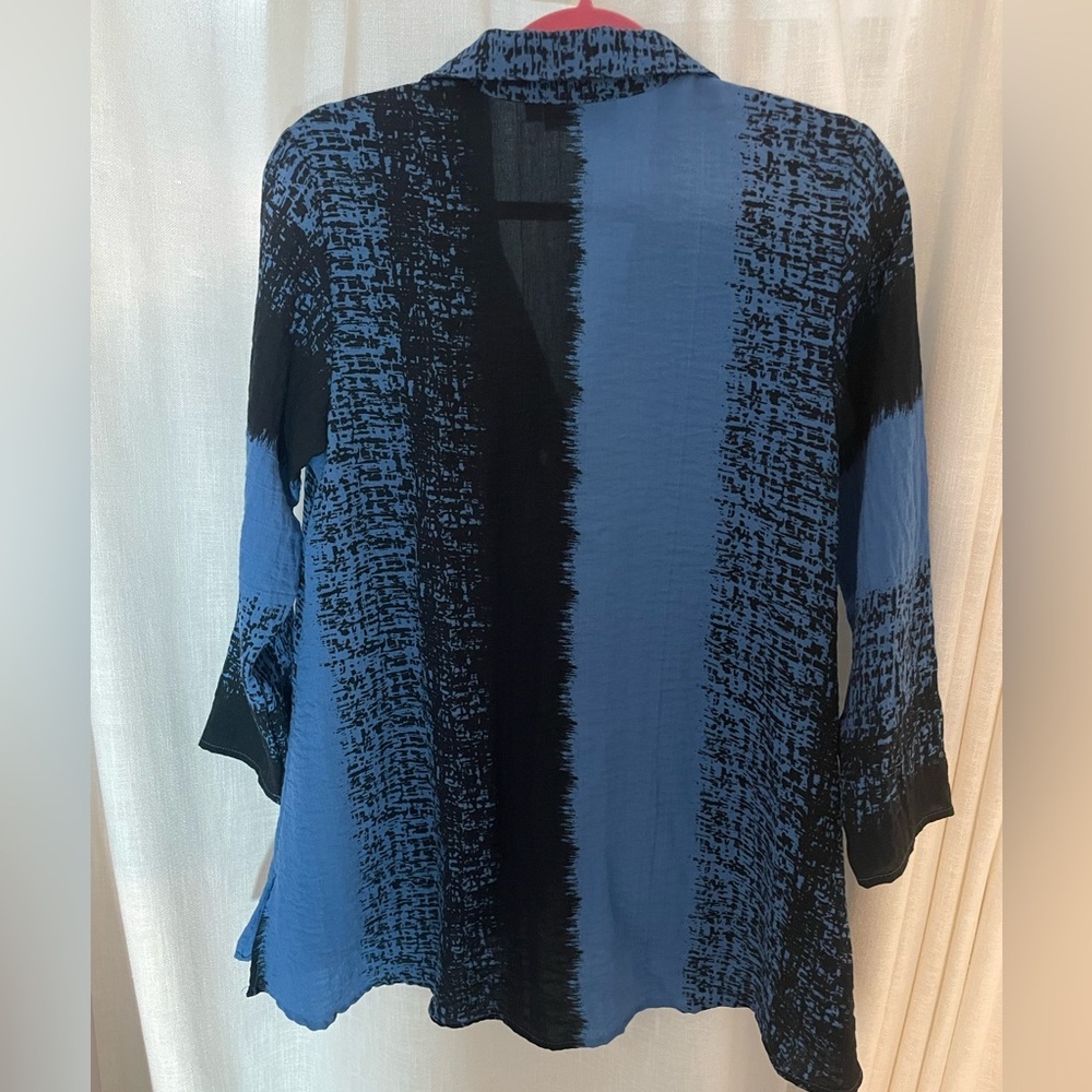 Habitat A-Line Blue and Black Abstract Design Button up Tunic Top Lagenlook - Picture 3 of 5